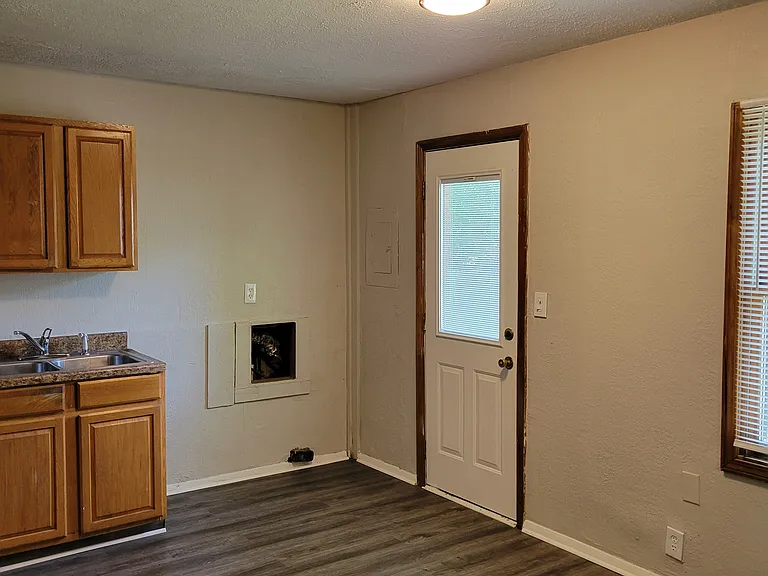 2630 Aurie Dr — Photo 6