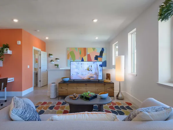 922 Noblefir Ter #4, Sunnyvale, CA 94086