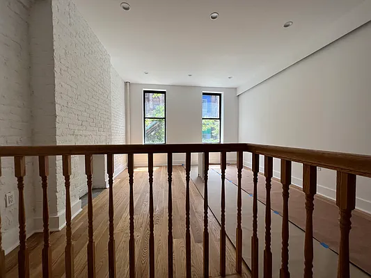 Rented by MQ Realty LLC | media 17