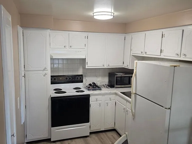 Villager Apartments — Photo 43