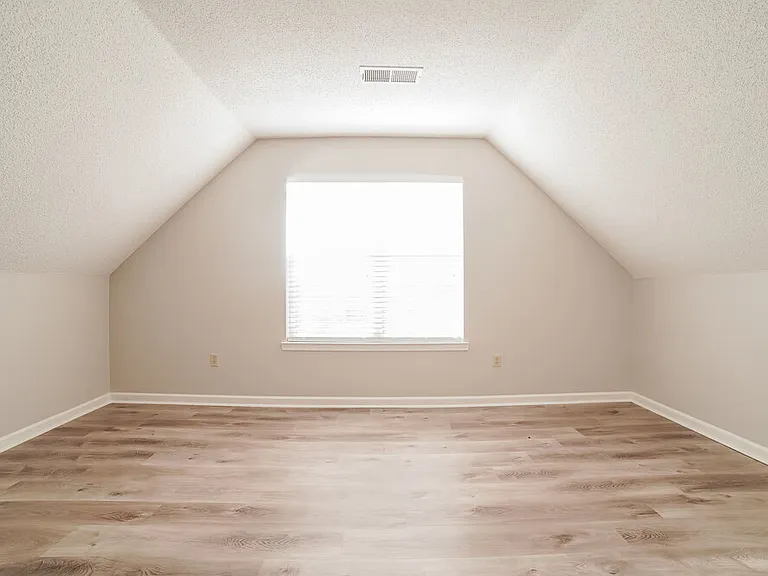 7370 Wendy Way — Photo 11