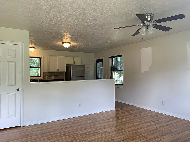3250 Springview Dr — Photo 5