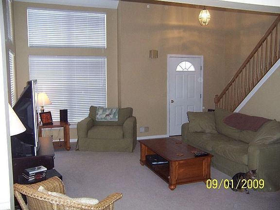 5th image of 61 Chiswick Dr