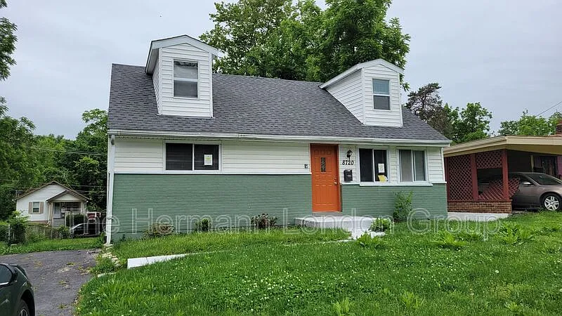 4 bed, 1.5 bath, 1736 sqft, $1,650 — Photo 1