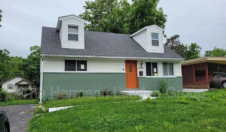 8720 Marcella Ave — Photo 1