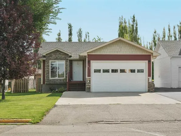 47 NW 1st St E, Magrath, AB T0K 1J0
