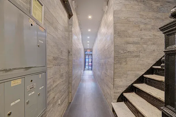 Rented by REAL New York | media 9