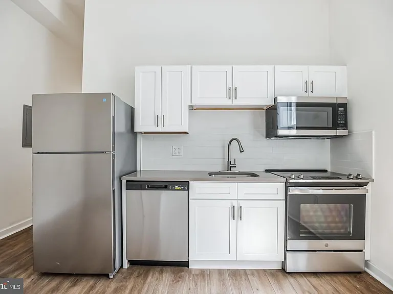 407 S 42nd St #2B — Photo 8
