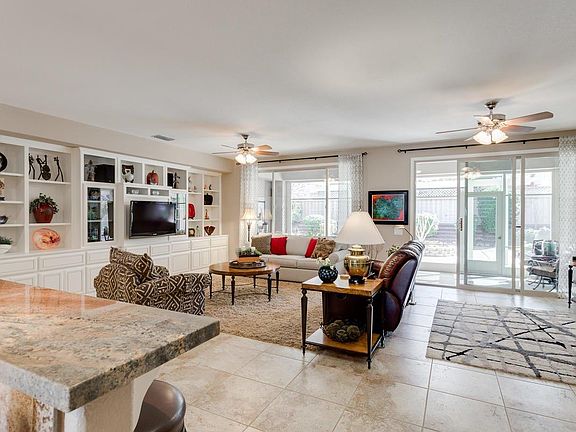 5th image of 685 Canyon Oak Ln
