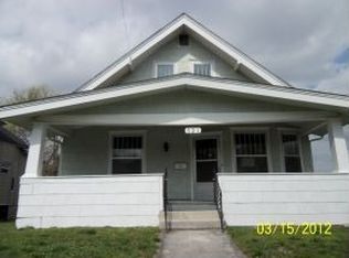 521 E Chestnut St, Carthage, MO 64836