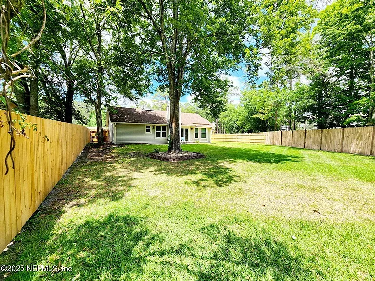 3910 Karissa Ann Pl E — Photo 28