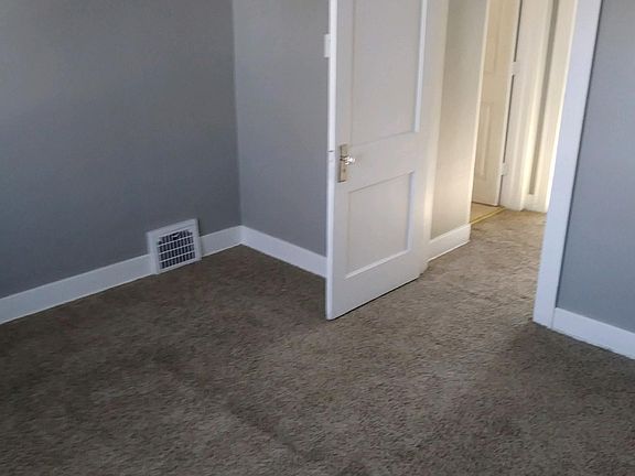 4th image of 1340 S 63rd St