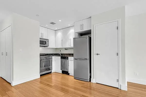 2587 37th St #2C — Photo 3