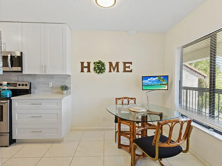 5380 Cedar Lake Dr #304 — Photo 10