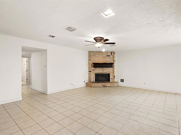 5th image of 3826 Quitman Dr