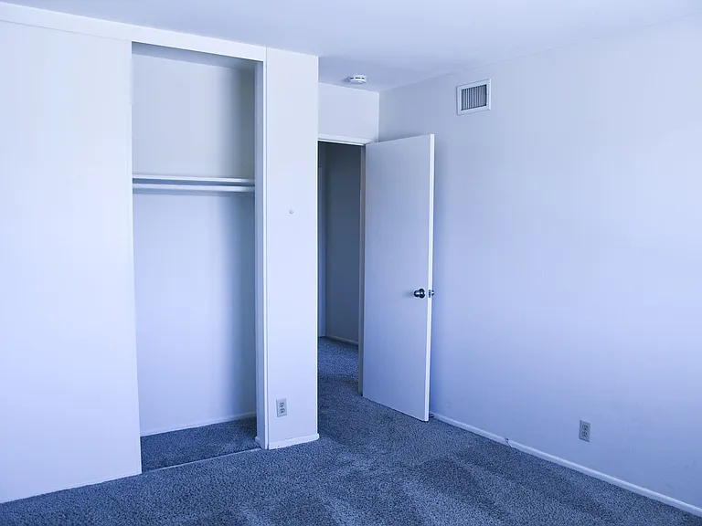 522 E Collins Ave — Photo 40