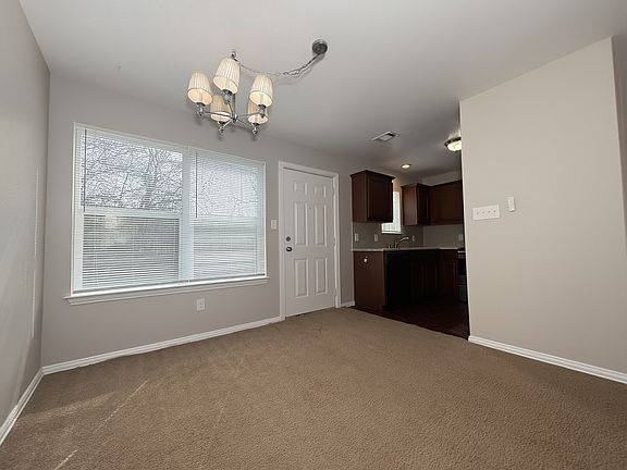 3rd image of 1408 Park Pl
