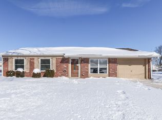 127 Oxbow Rd, Bargersville, IN 46106