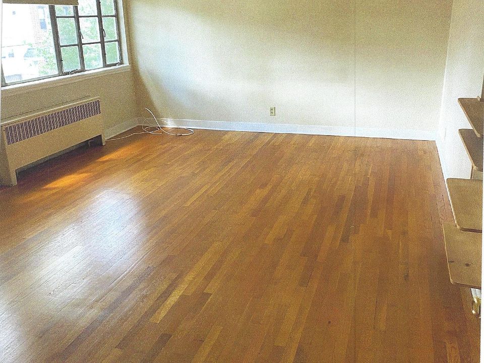 Living room 13 X 20