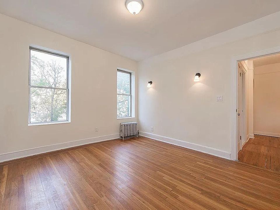 1st image of 190 Norfolk St #2A