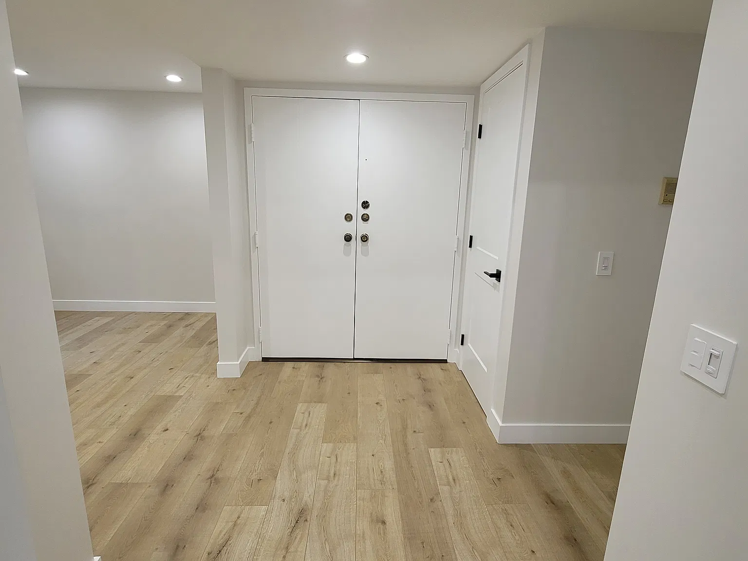 2 bed, 1295 sqft, $3,575 — Photo 2