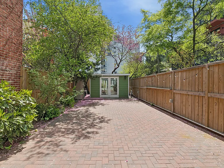 190 Concord St — Photo 13