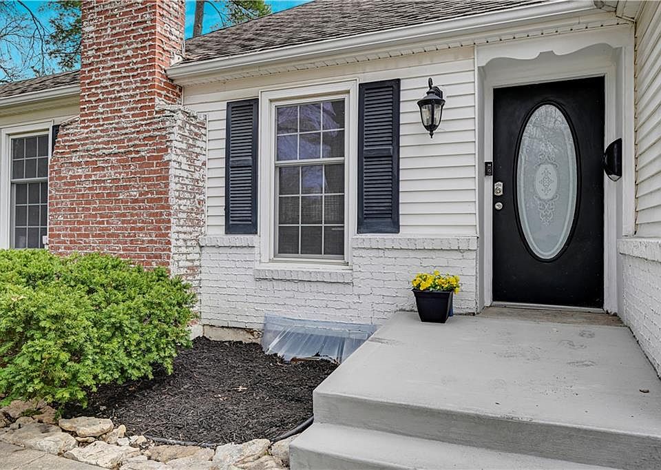 1st image of 9709 State Line Rd