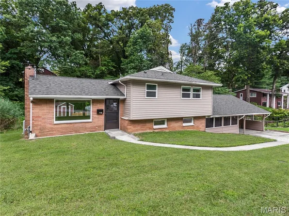 1102 Grand Ave, Edwardsville, IL 62025