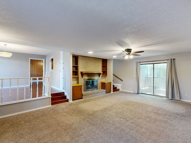 1275 N Gregg Ave — Photo 7