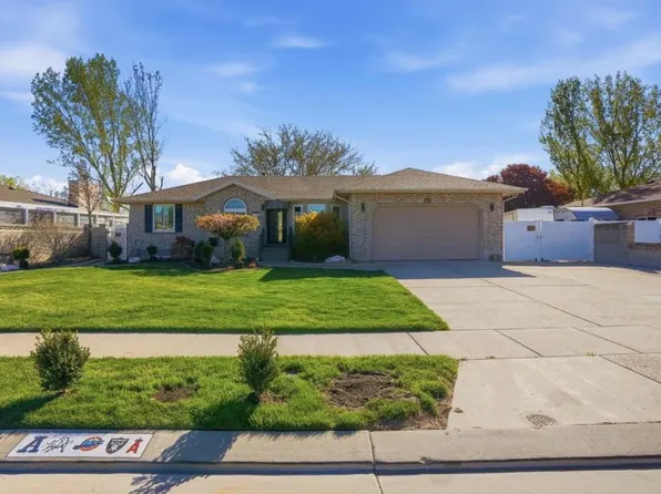 9489 S Kirkside Dr, South Jordan, UT 84009