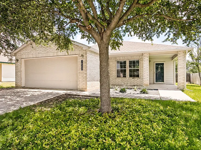 16302 Amberly Ct — Photo 1
