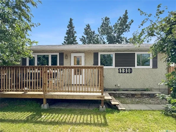 11310 Asquith AVENUE, North Battleford, SK S9A 2N8