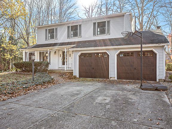 3rd image of 345 Montague Dr