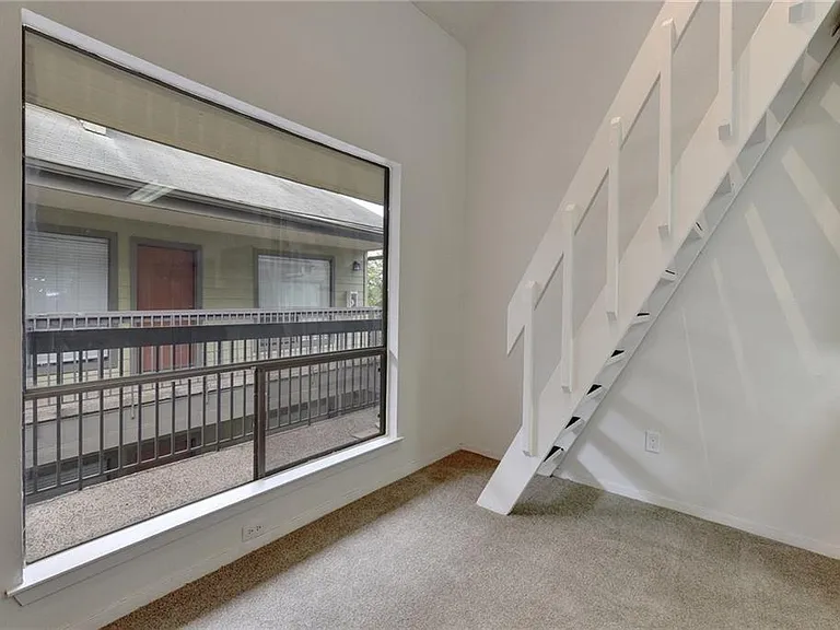 908 Poplar St #204 — Photo 6