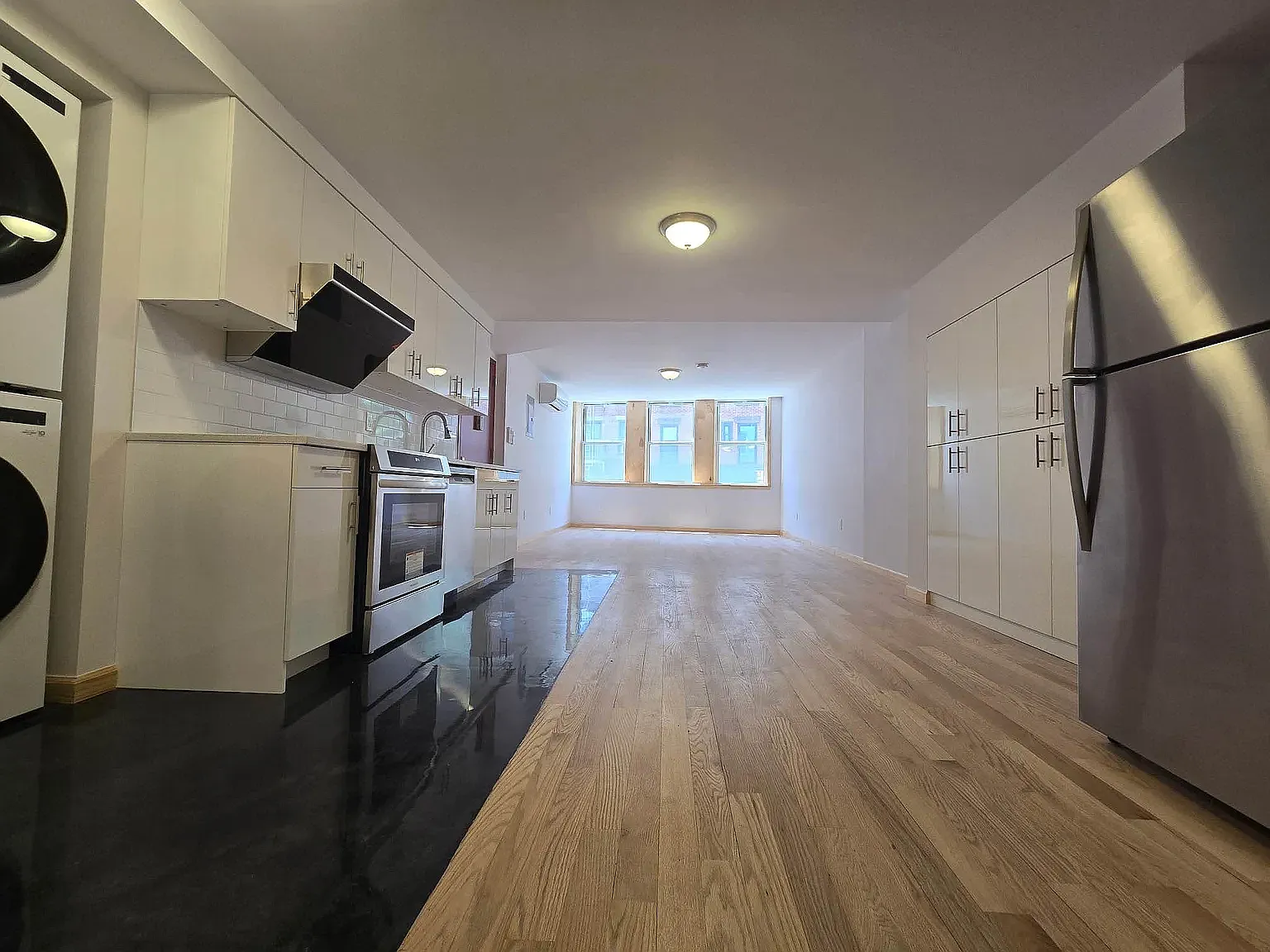 31 Spring Street — Photo 3