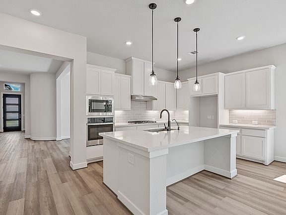 2nd image of 319 Bellflower Pl