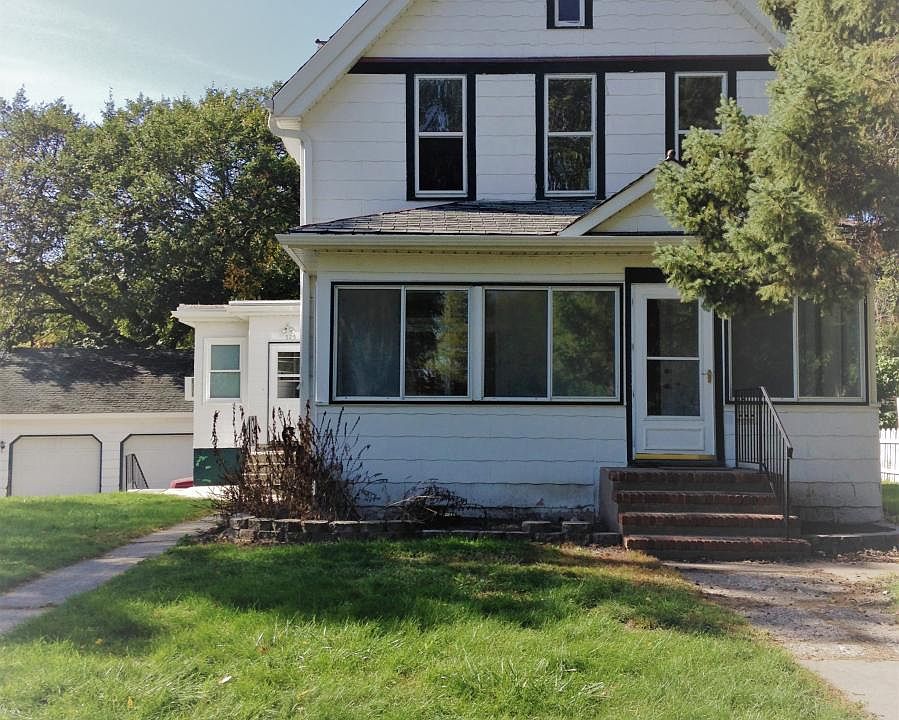 1st image of 523 7th St S #523