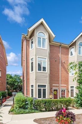 1231 W Fletcher St UNIT A, Chicago, IL 60657