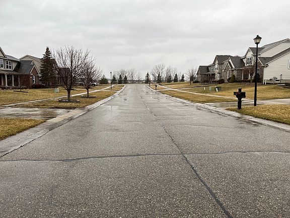 5th image of 6172 Lismore Cir