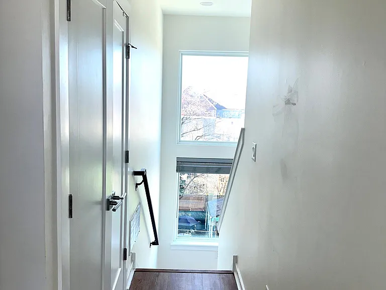 331 E Girard Ave #2 — Photo 23