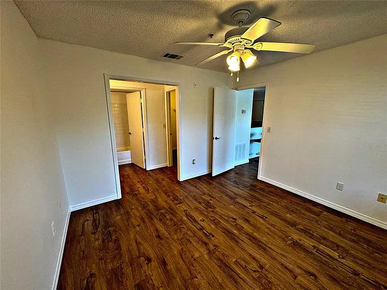 11901 4th St N #4105 — Photo 11