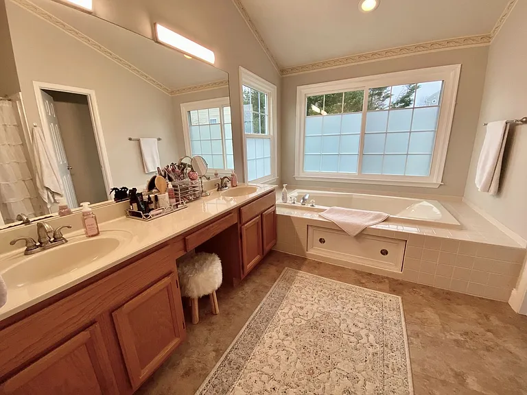 2 Eastbrook Ct — Photo 13