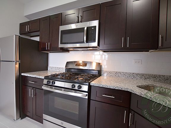 4th image of 1608 W Sherwin Ave APT 312