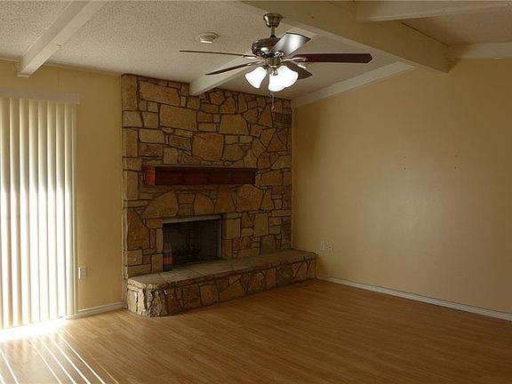 2nd image of 924 W Embercrest Dr