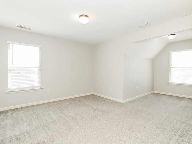 46 Hamilton Blvd NW — Photo 16