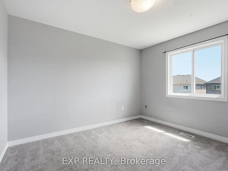15 Bowman Cres — Photo 24