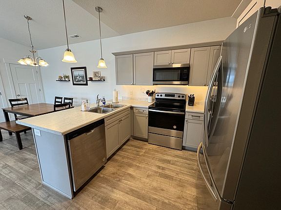 5th image of 1787 N Festive Way Unit 303