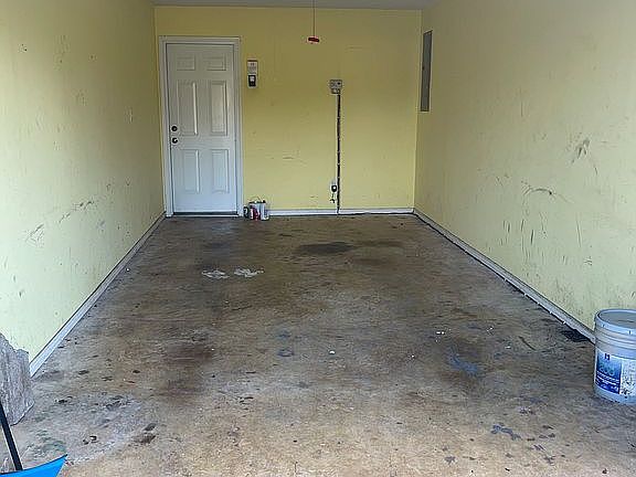 4th image of 11 Green Oak Cir