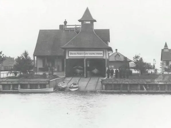 110 Hathaway Dr, Kewaunee, WI 54216