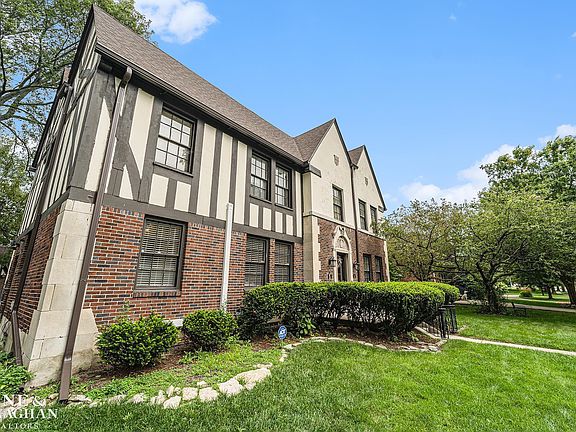 3rd image of 720 Trombley Rd APT 2
